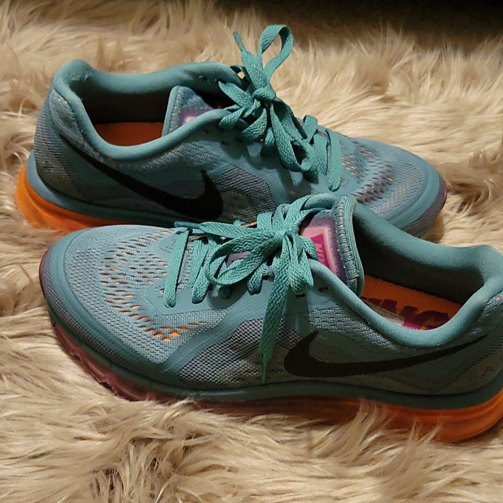 Shoes - Picture 3 of 3